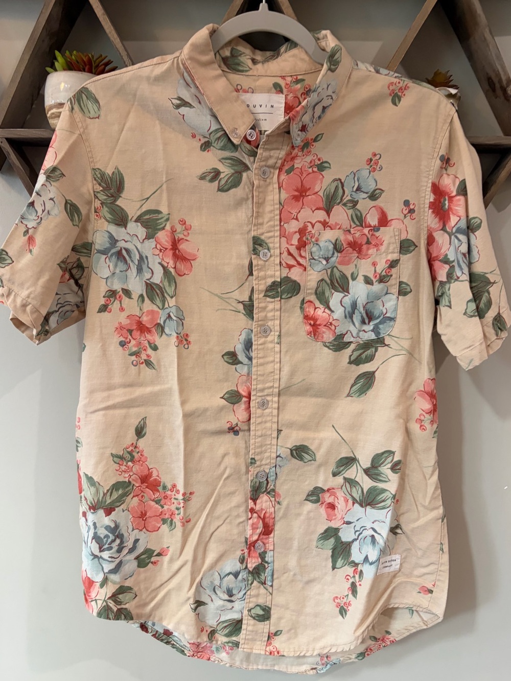 Duvin Design Co. men’s floral cotton button down shirt. Size medium.